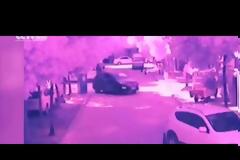 Τραγωδία: Το παιδί πήγε να περάσει το δρόμο ενώ η μάνα ήταν... [video]