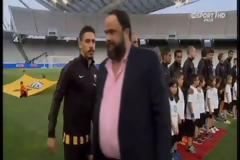 Η ΧΕΙΡΑΨΙΑ ΜΑΡΙΝΑΚΗ ΜΕ ΤΟΥΣ ΠΑΙΚΤΕΣ ΤΗΣ ΑΕΚ *ΒΙΝΤΕΟ*