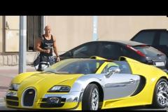 Ζήτησε ταξί στο Uber και του έσκασε... Bugatti [video]