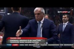 ΥΓΡΗ... ΕΠΙΘΕΣΗ ΣΕ ΟΜΠΡΑΝΤΟΒΙΤΣ ΑΠΟ ΟΠΑΔΟ ΤΗΣ ΓΑΛΑΤΑ! *ΒΙΝΤΕΟ*
