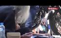 ΣΥΓΚΛΟΝΙΖΕΙ η Ιστορία πίσω από την μαυροφορεμένη γιαγιά που ζητιανεύει στους δρόμους της Θεσσαλονίκης... [video]