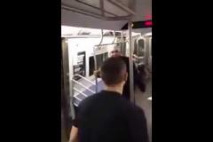 Απίστευτο βίντεο: Γκάνγκστερ το έπαιζε μάγκας σε πεζοναύτη: Θα σου γ... και έτσι. Δείτε τι έγινε όταν ΤΑ ΠΗΡΕ [video]