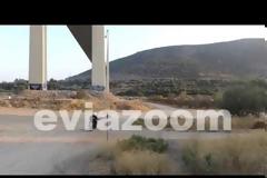 Θρίλερ 11 ωρών στη γέφυρα της Χαλκίδας με έναν άντρα [video]