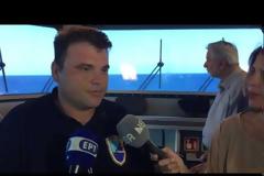 Ένα πλωτό θηρίο 3 γυναίκες και 24 άντρες [video]