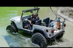 Το Jeep Wrangler που έγινε υποβρύχιο [video]