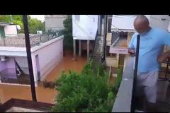 Εικόνες βιβλικής καταστροφής σε Καλαμάτα και Νέα Μηχανιώνα -Δυο γυναίκες αγνοούνται