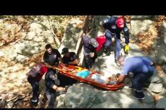 Η διάσωση του νεαρού τουρίστα στο φαράγγι Ρίχτη – Δείτε το εντυπωσιακό βίντεο [photos+video]
