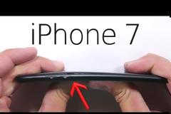 Το iPhone 7 γρατσουνίζεται πολύ εύκολα αλλά αντέχει περισσότερο στο λύγισμα