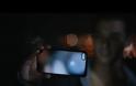 Με νέα video η Apple μας δείχνει την αντοχή του iPhone 7 και του Apple Watch 2 στο νερό
