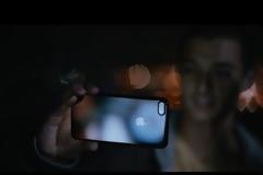 Με νέα video η Apple μας δείχνει την αντοχή του iPhone 7 και του Apple Watch 2 στο νερό