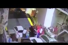 Αυτά παθαίνεις όταν βιάζεσαι να βγεις από το πλοίο με το αυτοκίνητο