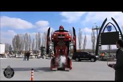 Δείτε όλοι το αυτοκίνητο-transformer