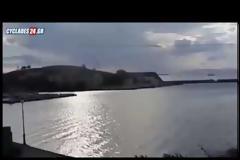 Απίστευτο! ΤΕΡΑΣΤΙΑ ρουφήχτρα σηκώνει τη θάλασσα στη Σύρο