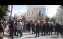 ΑΝΑΨΑΝ ΤΑ ΑΙΜΑΤΑ στο Δημαρχείο στο Ρέθυμνο! Χημικά και τρεις τραυματίες για το μεταναστευτικό