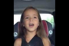 ΈΧΕΙ ΡΙΞΕΙ το Instagram και όχι άδικα! ΑΥΤΟ το κοριτσάκι θα σας ΤΡΕΛΑΝΕΙ!