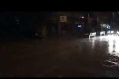 ΤΩΡΑ - ΑΡΧΙΣΑΝ τα προβλήματα από την κακοκαιρία  - Φθορές σε όχημα στην Πάτρα, πτώσεις δέντρων και χωμάτων [video]