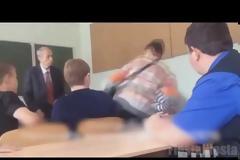 Δεν θα πιστέψετε γιατί επιτέθηκε στον καθηγητή του μαθητής!
