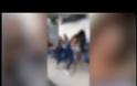 Έσπασε στο ξύλο συμμαθήτριά της λόγω ερωτικής αντιζηλίας! [video]