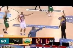 ΕΔΕΙΞΕ ΤΙ ΝΑ... ΣΦΥΡΙΞΟΥΝ ΣΤΟΥΣ ΔΙΑΙΤΗΤΕΣ Ο ΤΣΟΥΚΑΛΑΣ! *ΒΙΝΤΕΟ*