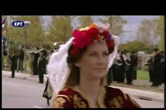 28η Οκτωβρίου: Ο ΤΣΟΛΙΑΣ της στρατιωτικής παρέλασης που «ΓΟΝΑΤΙΣΕ» το διαδίκτυο ... [photos+video]