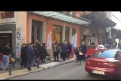 Απίστευτες εικόνες για μια γκοφρέτα στο κέντρο της Αθήνας