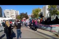 ΣΟΚ! Έβγαλαν τους ... ασθενείς στον δρόμο - Το νεκρό ασθενοφόρο που οδηγεί ο Πολάκης!