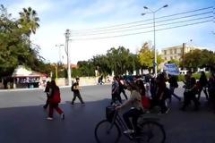 Μαθητές των Χανίων διαδηλώνουν υπέρ των προσφύγων στα σχολεία [video]