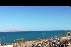 Έκοψαν την ανάσα οι ελιγμοί του F16 στο Ηράκλειο - Υψώθηκε η τεράστια σημαία [video]