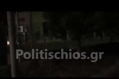 ΤΡΟΜΟΚΡΑΤΗΜΕΝΟΙ οι κάτοικοι της Χίου! Πρωτόγνωρα σκηνικά - Πρόσφυγες έβαλαν φωτιές, κατέστρεψαν καταστήματα και αυτοκίνητα