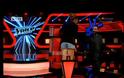“Φωτιά” η Έλενα Παπαρίζου στο Voice με το καυτό σορτσάκι της! Απαντά τα εγκεφαλικά που προκάλεσε...