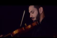 Σολίστ στο βιολί ο κούκλος γιος του μεγάλου Βασίλη Σαλέα [video]