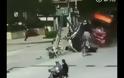 ΣΟΚΑΡΙΣΤΙΚΗ καραμπόλα: Φορτηγό σκόρπισε τον ΘΑΝΑΤΟ... [video]