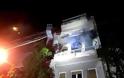 Πάτρα: Φωτιά σε διαμέρισμα πίσω από τον ναό της Παντάνασσας - Εγκλωβίστηκε μια κοπέλα - Καρέ καρέ η μάχη των Πυροσβεστών