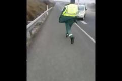 Σοκ! Οδηγούσε 40 χιλιόμετρα στο αντίθετο ρεύμα και συγκρούστηκε με περιπολικό