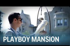 Πώς είναι να μεγαλώνεις στην έπαυλη του Plαyboy; – Ο γιος του Hugh Hefner μοιράζεται τις εμπειρίες του και μας ξεναγεί στην έπαυλη…