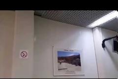 Με κουβάδες μαζεύουν το νερό από την βροχή στο Αεροδρόμιο της Λήμνου
