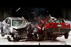 Πόσο ασφαλείς τελικά είναι οι Porsche - Γιατί ανατινάσσονται σε συγκρούσεις [video]