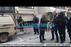 Χαμός στο Βόλο με Κασιδιάρη και Ηλιόπουλο - Πώς έφυγαν με ξύλα και κράνη... [video]