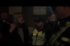 Στα άκρα η κόντρα Τουρκίας-Ολλανδίας: Απέλασαν Τουρκάλα υπουργό – Χαμός στο τουρκικό προξενείο