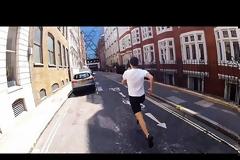 Άνδρας έκανε αγώνα τρεξίματος με το μετρό και κέρδισε [video]