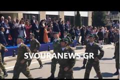 ΚΑΣΤΟΡΙΑ - Ανατρίχιασαν όλοι στην παρέλαση με τους Καταδρομείς - ''Στις φλέβες μου κυλάει αίμα Ελληνικό'' (Βίντεο)