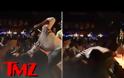 Ο γνωστός ράπερ 50 Cent γρονθοκοπεί φαν από τη σκηνή