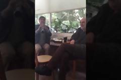 Ελληνα, ακόμη ακούς κλαρίνο και δακρύζεις...