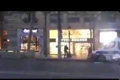 Τρόμος στο Παρίσι: Τζιχαντιστές γάζωσαν αστυνομικούς στη Champs Elysees - Η στιγμή των πυροβολισμών