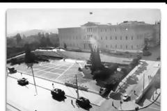 SPIEGEL: 1967 - ΟΤΑΝ Η ΔΗΜΟΚΡΑΤΙΑ ΠΕΘΑΝΕ ΣΤΗΝ ΚΟΙΤΙΔΑ ΤΗΣ