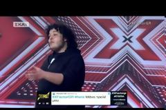 Θεούλης τραγουδάει «Θέλω να φάω» στο X-Factor και κάνει τους κριτές να γονατίσουν και να του πουν «ναι»! [video]