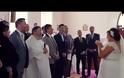 Ηταν έτοιμοι να παντρευτούν, όμως μια φωνή διέκοψε τον γάμος - Όταν η νύφη είδε ποιος ήταν της κόπηκαν τα γόνατα [video]