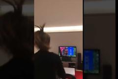 Η Ειρήνη Παπαδοπούλου κάνει γυμναστική και βλέπει Survivor