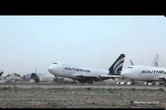 Ισχυρός άνεμος σηκώνει σταθμευμένο αεροσκάφος 747! [video]