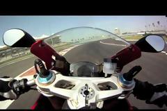 Κρητικός... δοκιμάζει Ducati σε πίστα του Abu Dhabi [video]